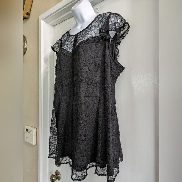 Torrid Peplum Black Lace Ruffle Sleeve Top - Picture 4 of 6